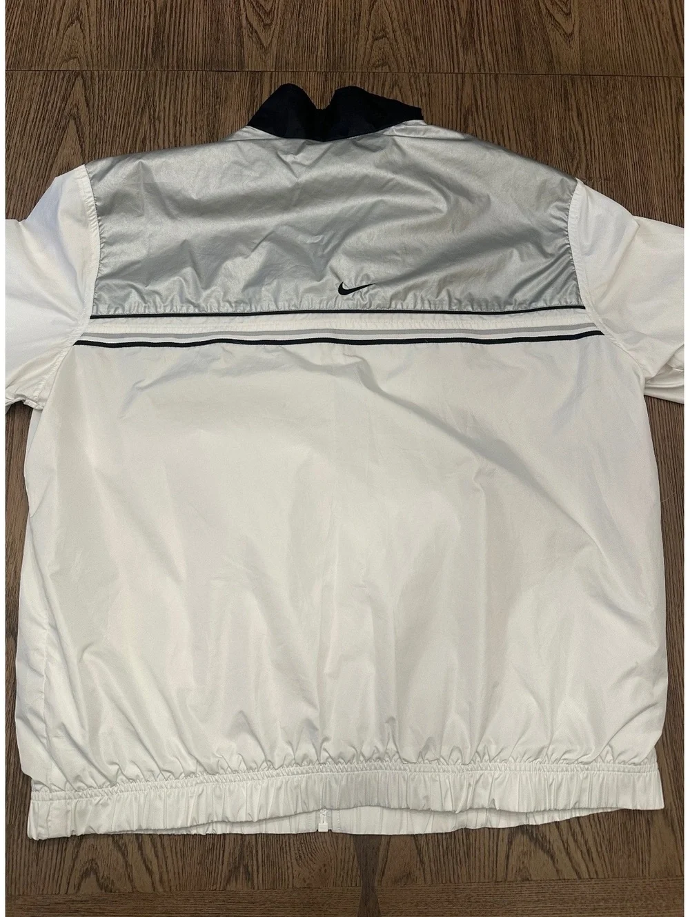 Vintage Women’s Nike White and Silver Windbreaker Jacket Size Large